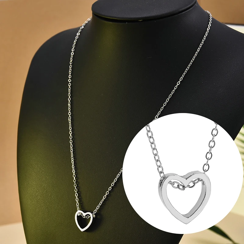 Couple peach heart necklace collarbone chain hollow heart-shaped love net red with the same style women's necklace multi-color
Couple peach heart necklace collarbone chain hollow heart-shaped love net red with the same style women's necklace multi-color