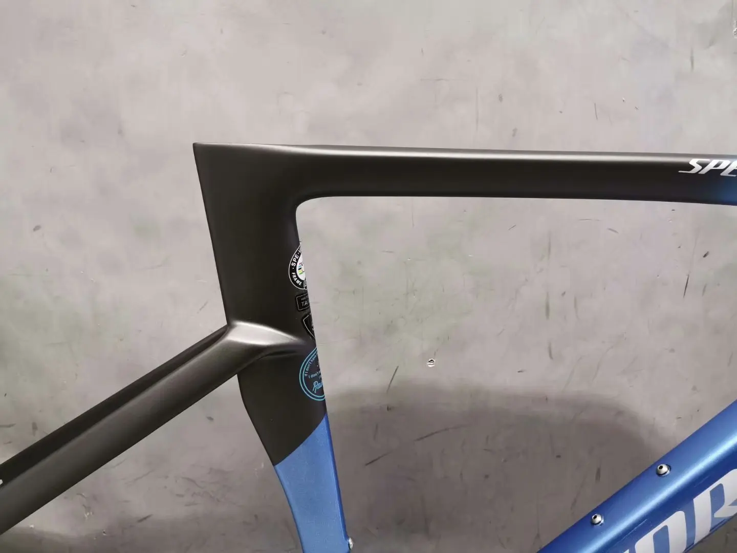 venge T1000 Carbon Road Bike Frame Di2 and Mechanical carbon Road frame UD 49/52/54/56/58cm BB68/PF30 can customized
venge T1000 Carbon Road Bike Frame Di2 and Mechanical carbon Road frame UD 49/52/54/56/58cm BB68/PF30 can customized
