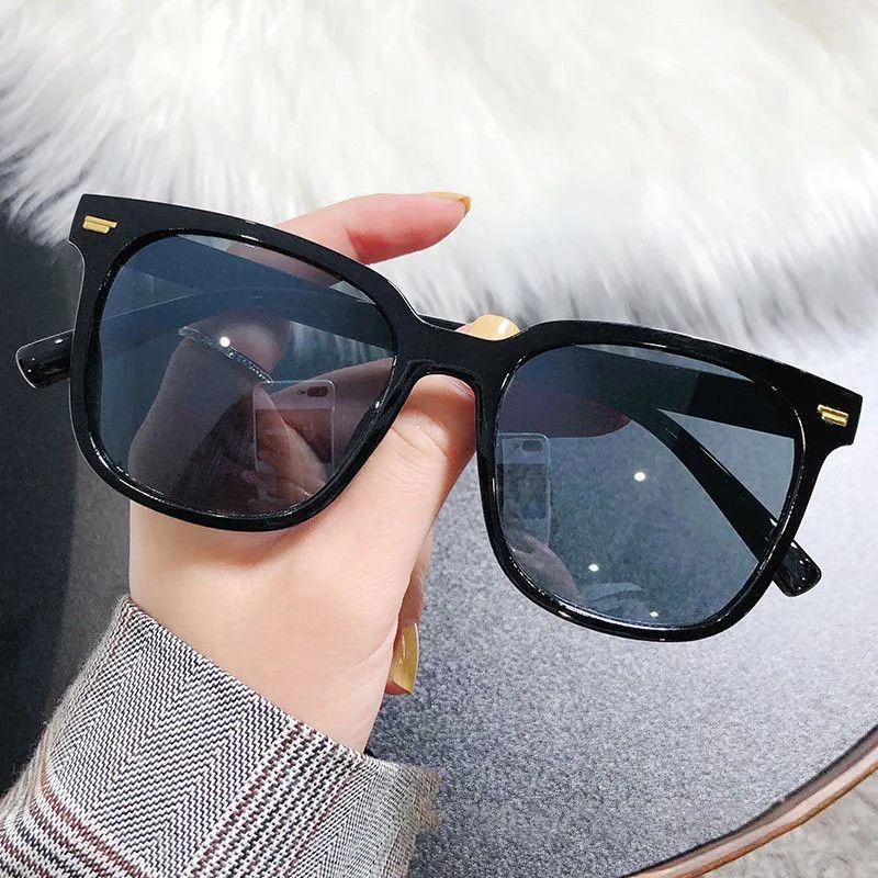 Summer Square Sunglasses for Lady Fashion Trendy Style Sun Glasses Vintage Shades Goggles UV400 Protection Streetwear Eyewear
Summer Square Sunglasses for Lady Fashion Trendy Style Sun Glasses Vintage Shades Goggles UV400 Protection Streetwear Eyewear