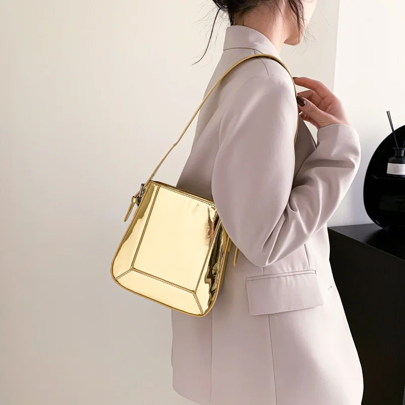 High Fashion Shoulder Bags Female 2023 New Hadbags For Women Solid Underarm Bags Women's Casual Handbags Versatile Shoulder Bags
High Fashion Shoulder Bags Female 2023 New Hadbags For Women Solid Underarm Bags Women's Casual Handbags Versatile Shoulder Bags