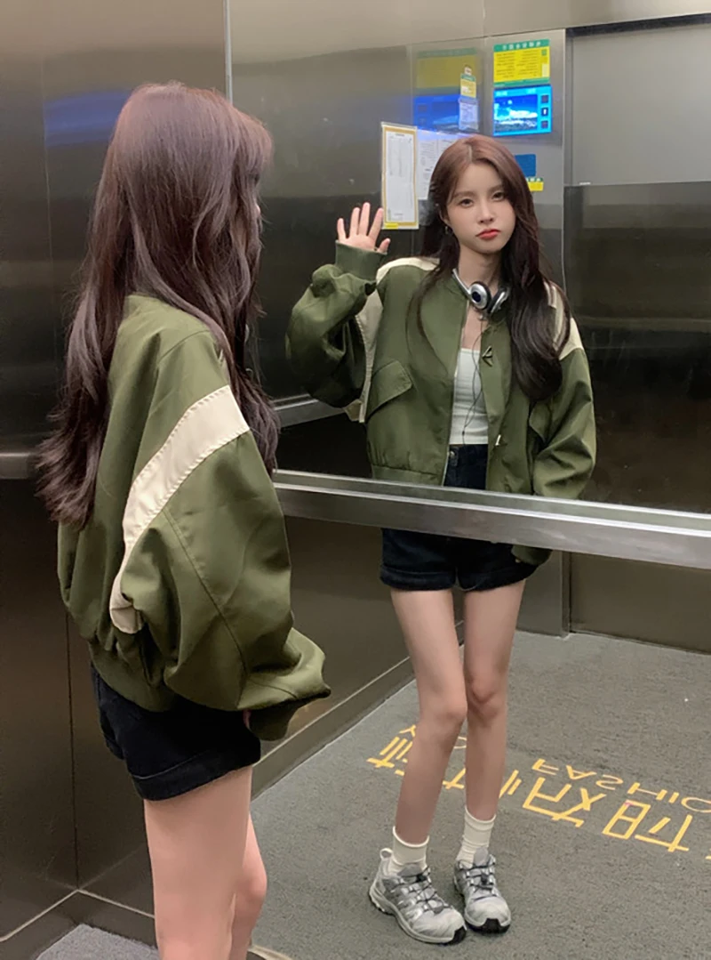 GG0811 2022 new Korean version loose stand collar short coat metal button color contrast fashion long sleeve baseball jacket
GG0811 2022 new Korean version loose stand collar short coat metal button color contrast fashion long sleeve baseball jacket