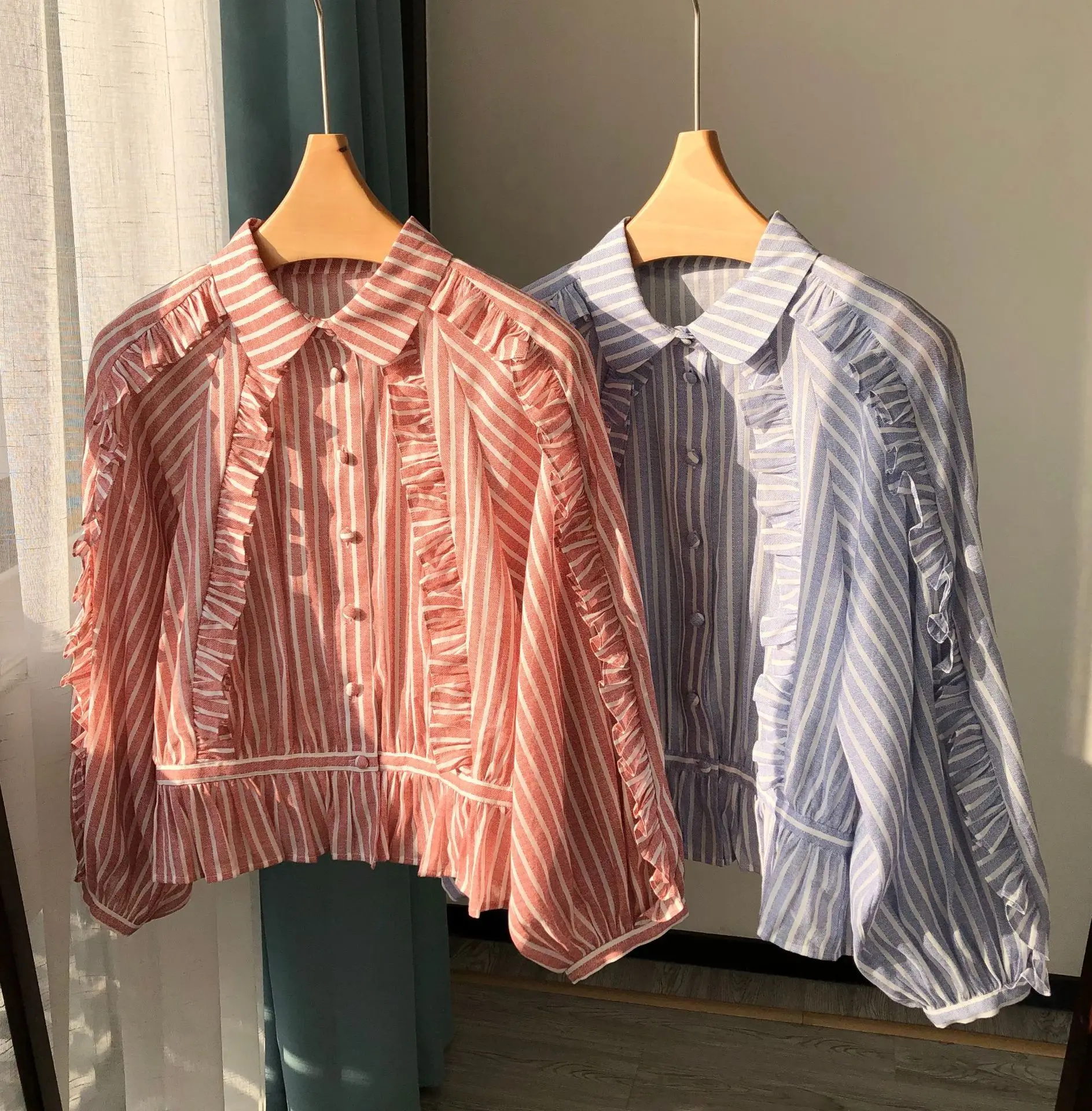 Peter pan Collar Women Sweet Blouse Stripes Ruffles Long-sleeved Tops Single Breasted Spring 2022 Female Shirt
Peter pan Collar Women Sweet Blouse Stripes Ruffles Long-sleeved Tops Single Breasted Spring 2022 Female Shirt