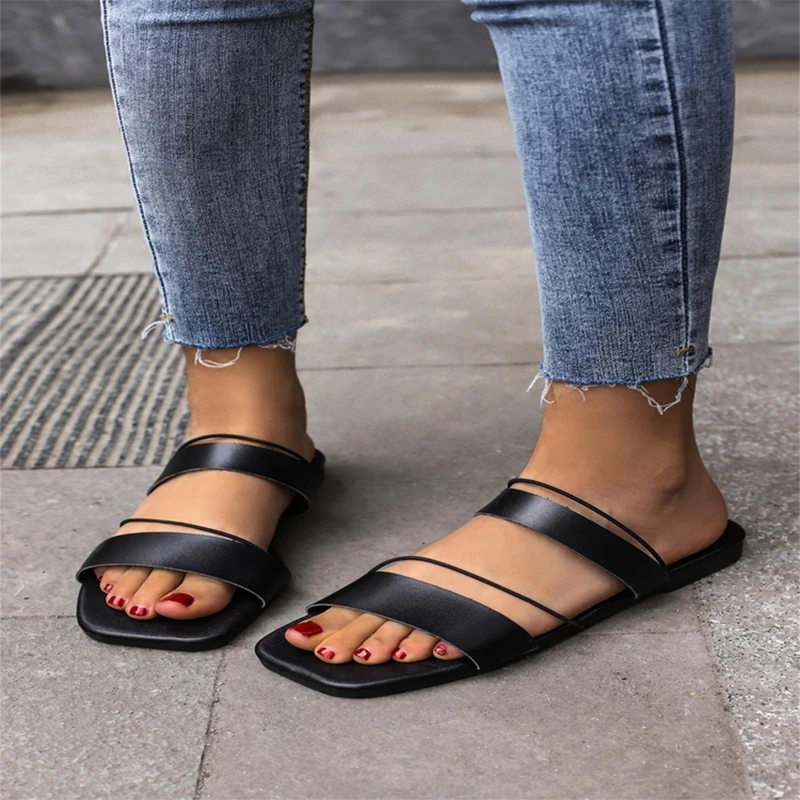 2022 Leather Gladiator Sandals Women Fashion Square Toe Low Heel Non-slip Out Wear Slippers Beach Shoes Big Size 42 43
2022 Leather Gladiator Sandals Women Fashion Square Toe Low Heel Non-slip Out Wear Slippers Beach Shoes Big Size 42 43