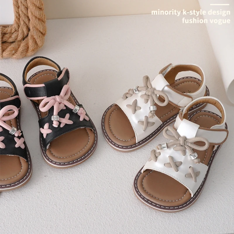 Ins Girls' Spring and Summer New Children's Woven Punk Motorcycle Leather Sandals
Ins Girls' Spring and Summer New Children's Woven Punk Motorcycle Leather Sandals