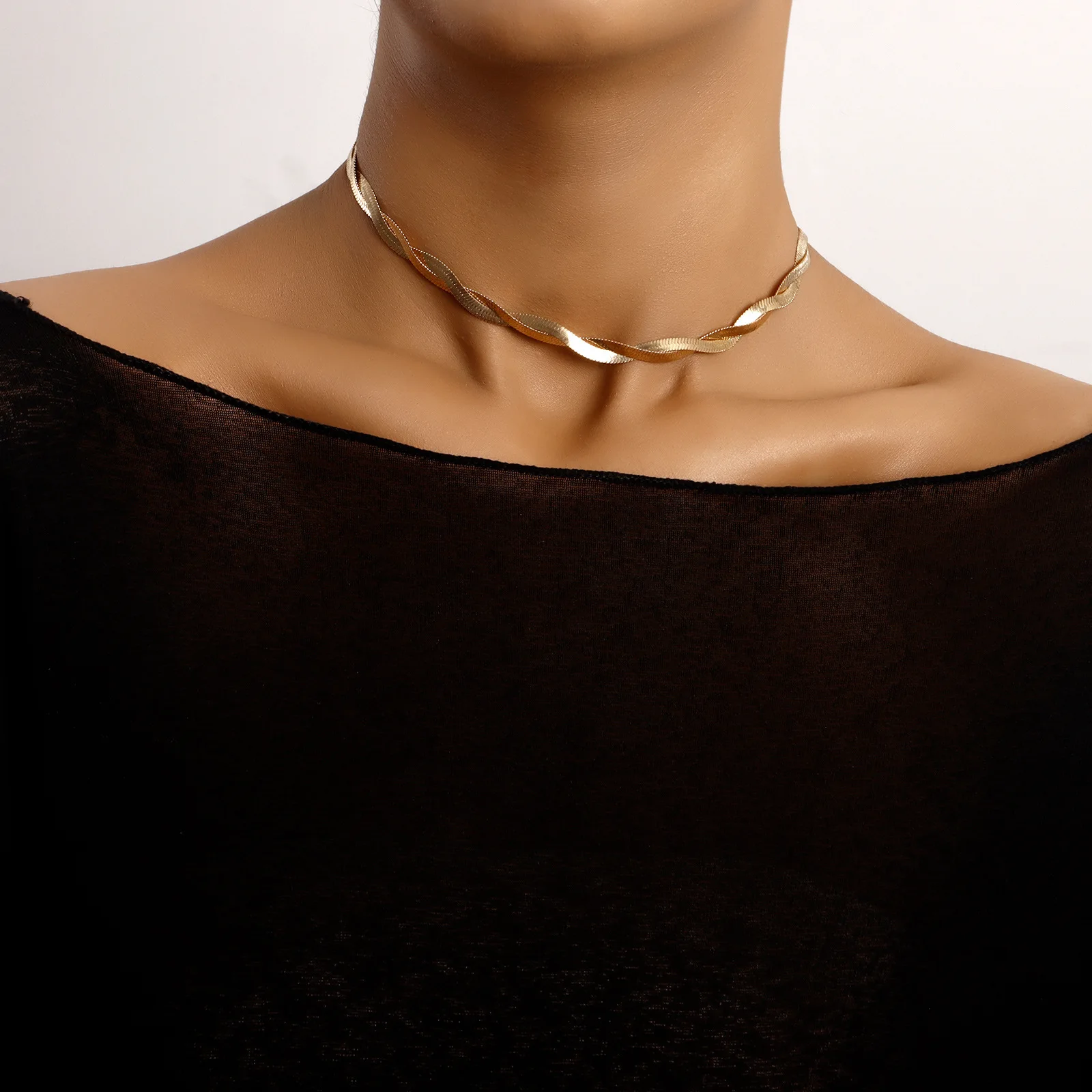Twisted Flat Blade Snake Chain Necklace Women 12.6inch Trendy 2 Layered Metal Luxury Choker Neck Short Clavicle Punk Jewelry
Twisted Flat Blade Snake Chain Necklace Women 12.6inch Trendy 2 Layered Metal Luxury Choker Neck Short Clavicle Punk Jewelry