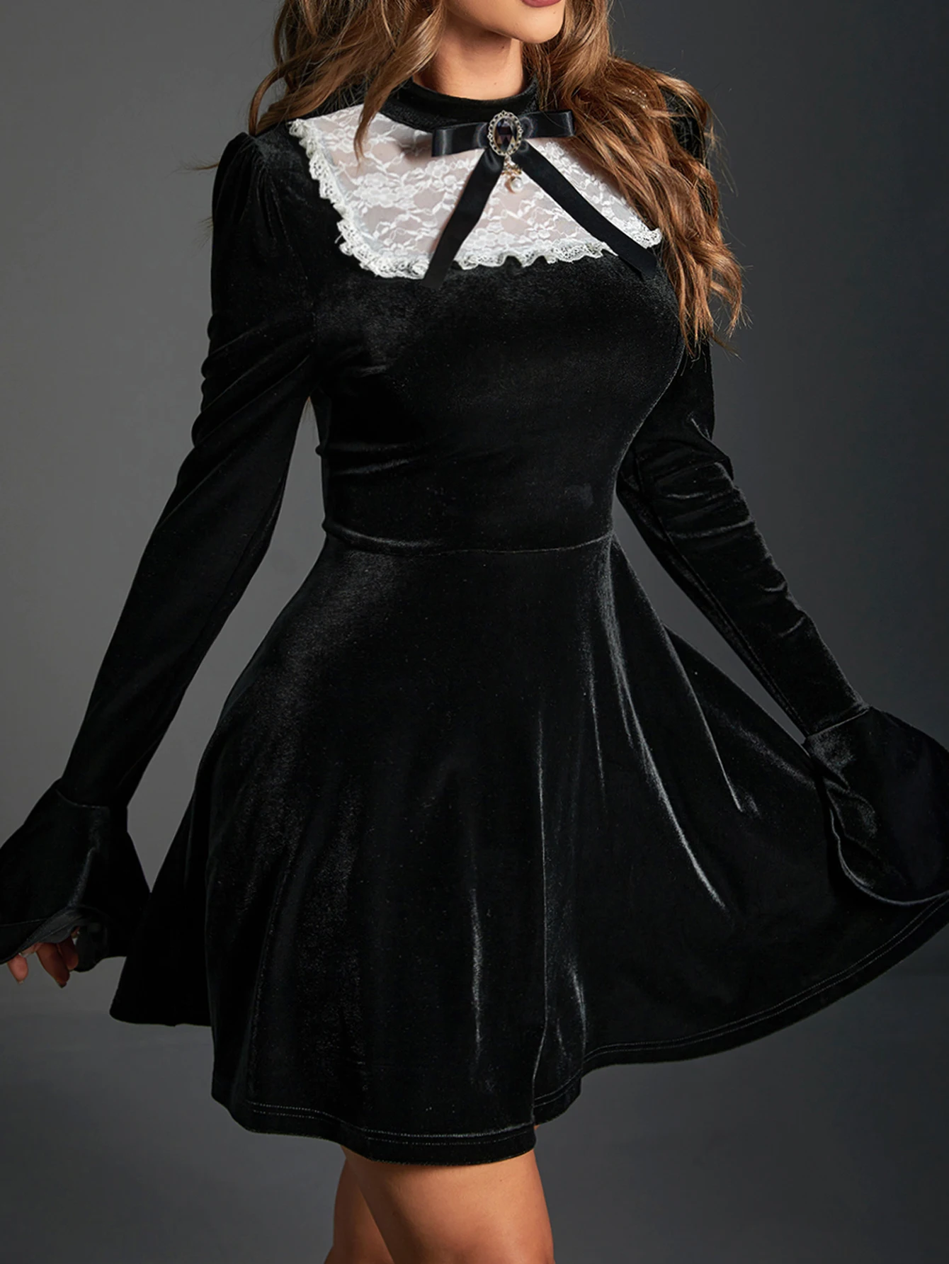 Goth Dark Lolita Gothic Bow Lace Patchwork Mini Dresses Maid Costume Velvet Long Sleeve Dress Grunge A-line Autumn Women Outfits
Goth Dark Lolita Gothic Bow Lace Patchwork Mini Dresses Maid Costume Velvet Long Sleeve Dress Grunge A-line Autumn Women Outfits