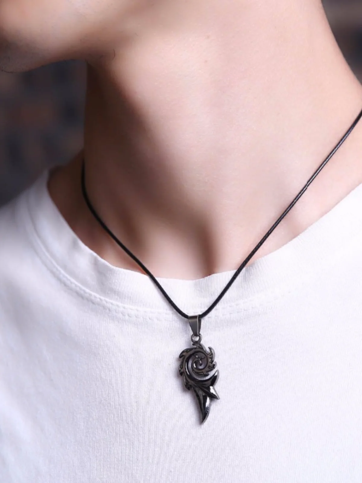 Men's Punk Dragon Flame Titanium Stainless Steel Cool Leather Chain Pendant Necklace Gun Black Jewelry Beautiful Personality
Men's Punk Dragon Flame Titanium Stainless Steel Cool Leather Chain Pendant Necklace Gun Black Jewelry Beautiful Personality