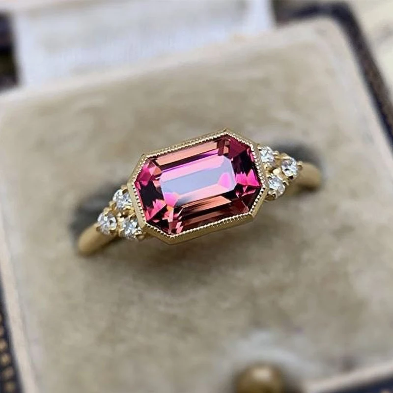 Hot Trendy Octagon Red Zircon Promise Rings For Women Luxury Gold Color Female Jewelry Engagement Party Birthday Valentine Gifts
Hot Trendy Octagon Red Zircon Promise Rings For Women Luxury Gold Color Female Jewelry Engagement Party Birthday Valentine Gifts