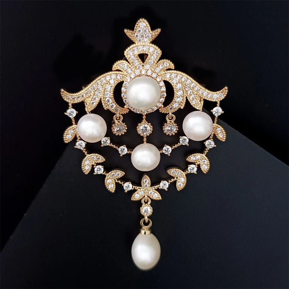 

Delicate Palace Crown Brooch Freshwater Pearl Tassel Corsage Micro-inlaid Zircon Retro Broochpin High-grade for Women Accessori