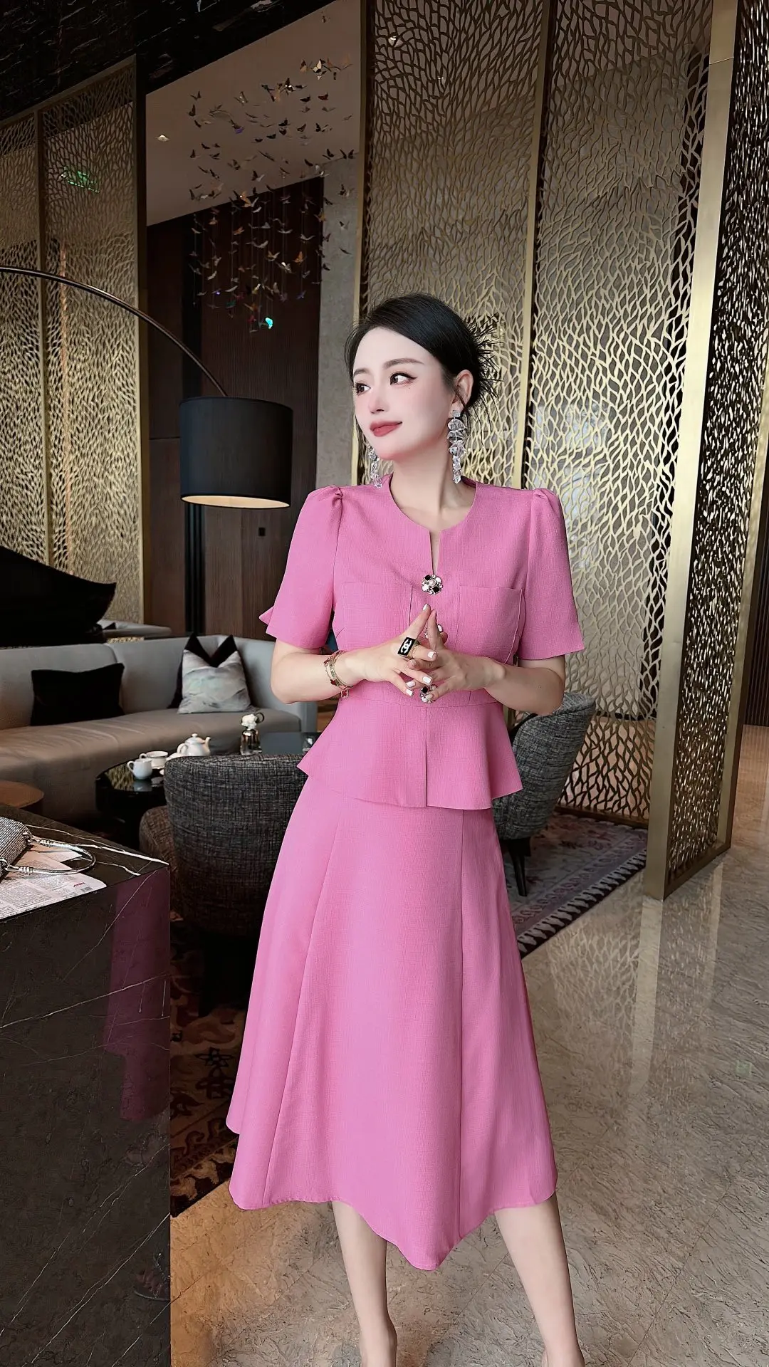 2023 spring and summer women's clothing fashion new Solid Color Mid-Length Dress Set 0504
2023 spring and summer women's clothing fashion new Solid Color Mid-Length Dress Set 0504