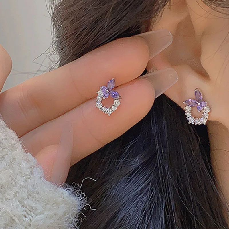 CHAIRYEE Purple Butterfly Zircon Stud Earrings for Women Trendy Luxury Sweet Female Commuter Cartilage Ear Studs Jewelry Gifts
CHAIRYEE Purple Butterfly Zircon Stud Earrings for Women Trendy Luxury Sweet Female Commuter Cartilage Ear Studs Jewelry Gifts