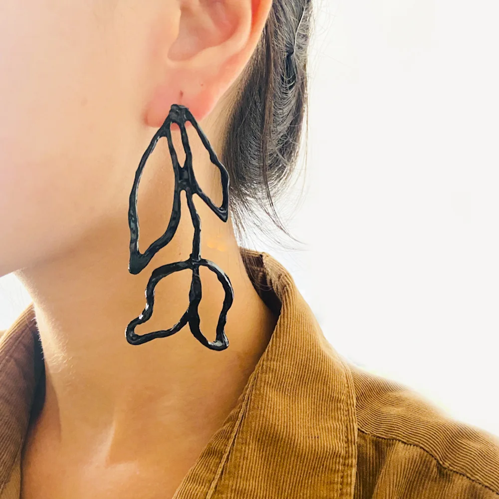Fashion Left and Right Asymmetrical Pendant Earrings For Women Trendy Charm Ladies Street Style Earrings 2023 Fashion Jewelry
Fashion Left and Right Asymmetrical Pendant Earrings For Women Trendy Charm Ladies Street Style Earrings 2023 Fashion Jewelry