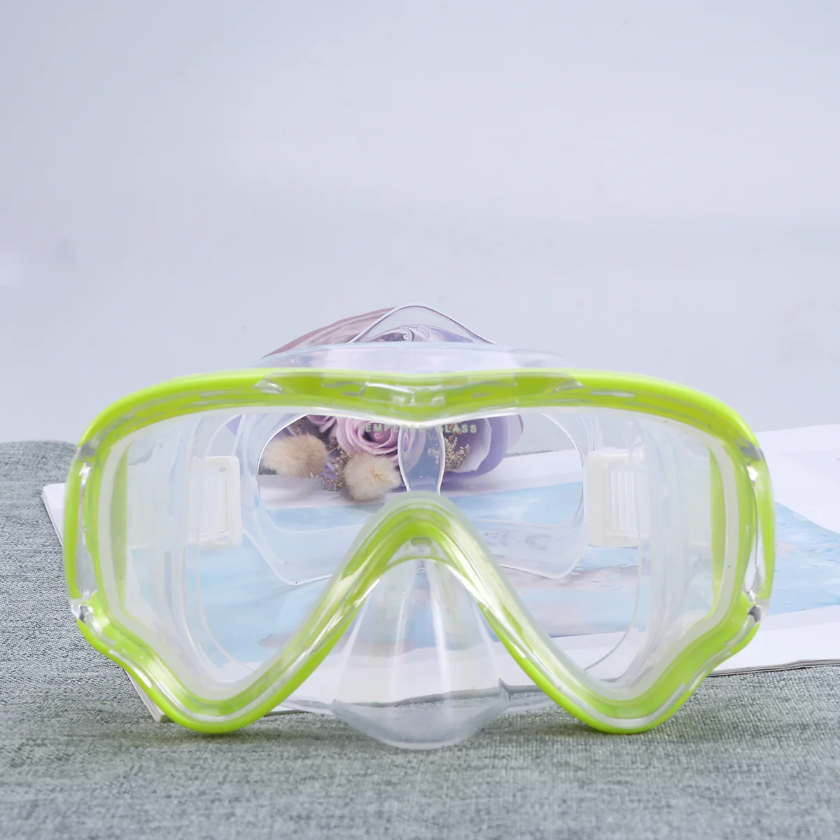 Swiming Goggles for Child Boy Girl Swim Glasses Anti Fog UV Protection Swim Eyewear (Yellow)
Swiming Goggles for Child Boy Girl Swim Glasses Anti Fog UV Protection Swim Eyewear (Yellow)