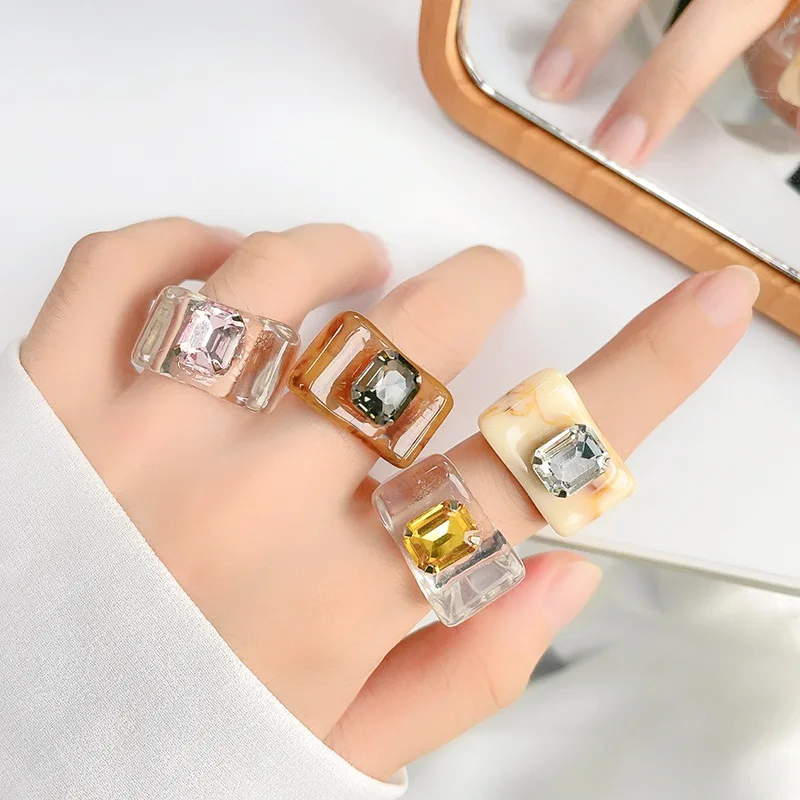 Fashion Color Rhinestone Ring Irregular Square Index Finger Ring Transparent Acrylic Ring Wide Side Decorative Ring Jewelry
Fashion Color Rhinestone Ring Irregular Square Index Finger Ring Transparent Acrylic Ring Wide Side Decorative Ring Jewelry