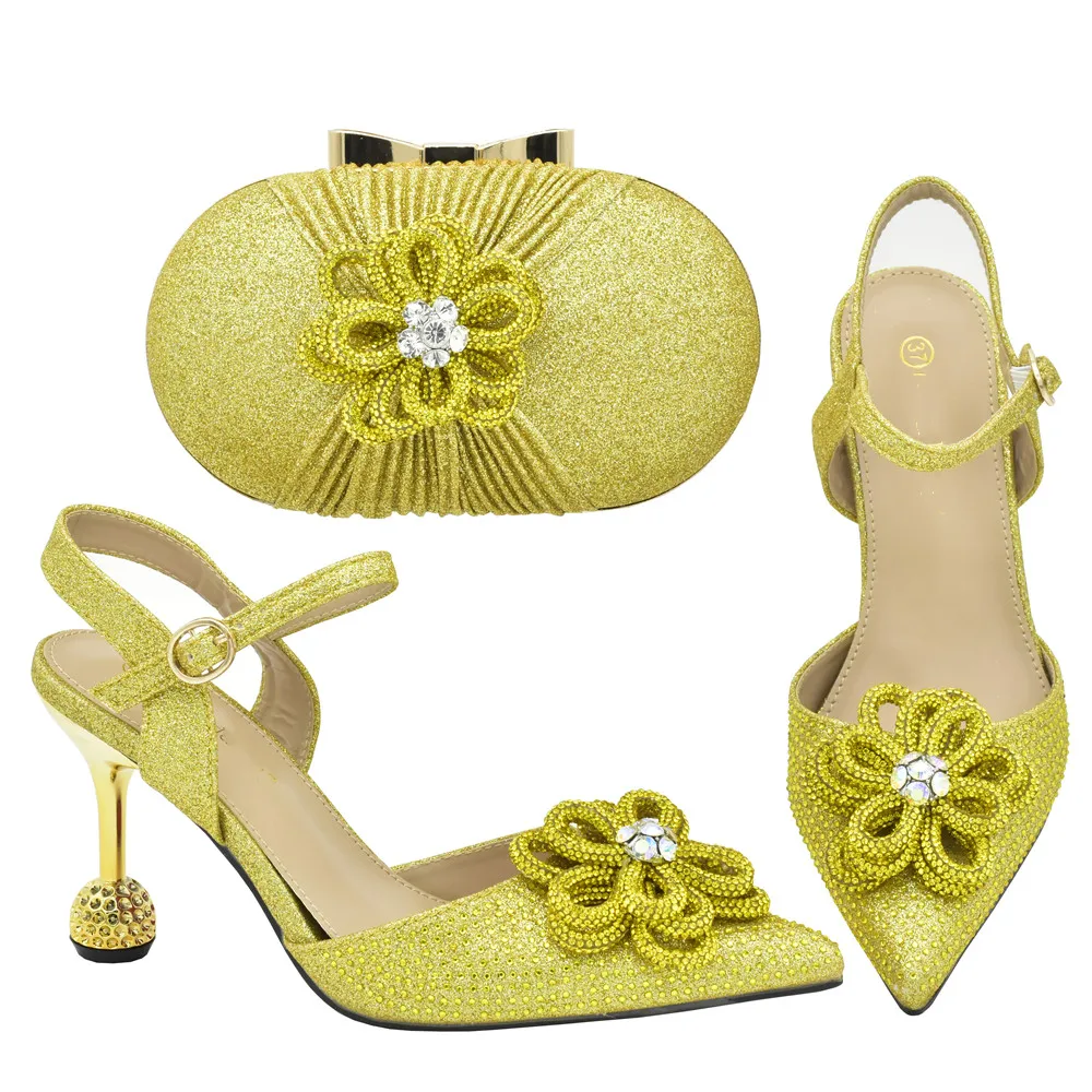 Latest African Shoe and Bags Set Decorated with Rhinestone Women Shoe Size 43 Wedding Shoes Bride Italian Shoe and Bag Set 2023
Latest African Shoe and Bags Set Decorated with Rhinestone Women Shoe Size 43 Wedding Shoes Bride Italian Shoe and Bag Set 2023