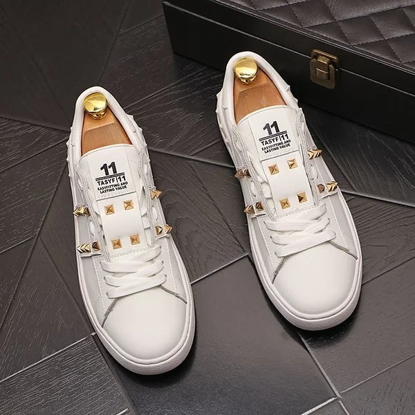 High quality European Station Fashion Men's Flat Heel Casual Shoes Riveted Small White New Youth Lace up Round Head
High quality European Station Fashion Men's Flat Heel Casual Shoes Riveted Small White New Youth Lace up Round Head