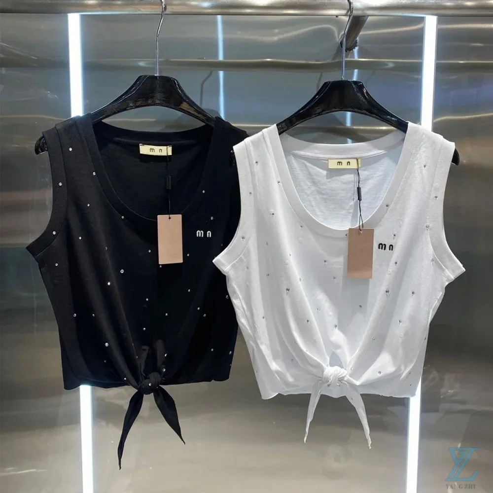 2023 Spring Rhinestone Decoration Bottom Bow Tie Waist Sleeveless Tank T-shirt Women's Top 
2023 Spring Rhinestone Decoration Bottom Bow Tie Waist Sleeveless Tank T-shirt Women's Top