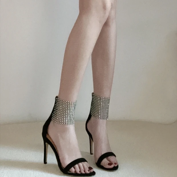 Bling Crystal Strap Sandals Stiletto Heels Net Pattern Wedding Shoes Black Suede Rhinestone Dress Pumps Dropship
Bling Crystal Strap Sandals Stiletto Heels Net Pattern Wedding Shoes Black Suede Rhinestone Dress Pumps Dropship