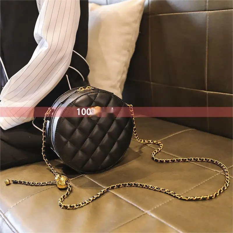 Popular autumn and winter round cake bags women's new versatile white leather chain messenger bag
Popular autumn and winter round cake bags women's new versatile white leather chain messenger bag