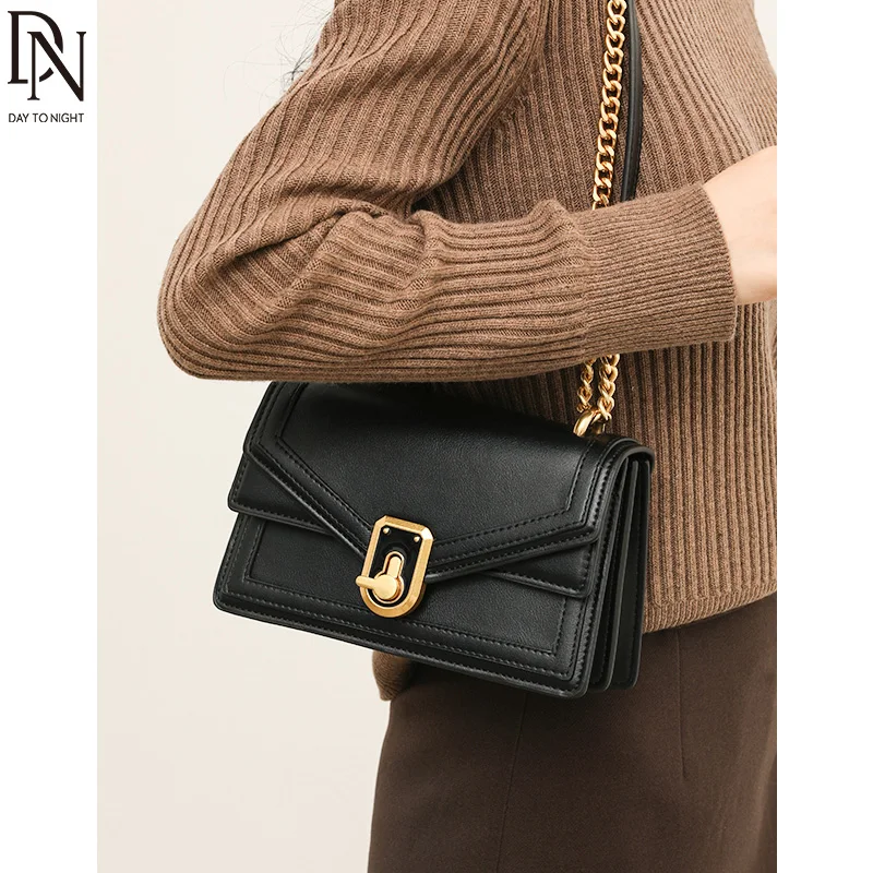 DN Fashion Women's Shoulder Bags Faux Leather PU Handbags School Style Design Handbag for Women 2023 New Female Flap Purse
DN Fashion Women's Shoulder Bags Faux Leather PU Handbags School Style Design Handbag for Women 2023 New Female Flap Purse