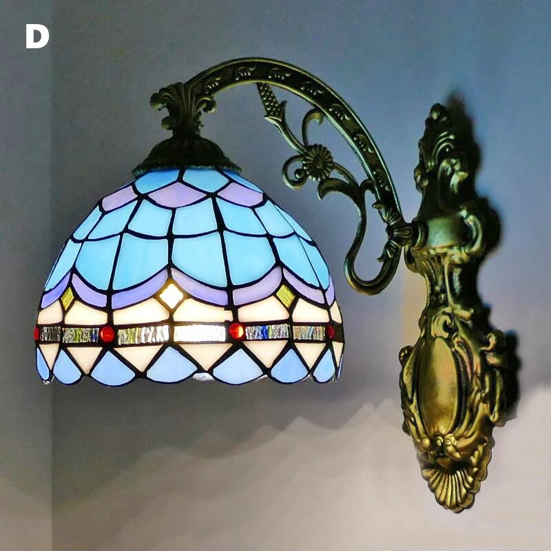 Витражный настенный светильник khelse
Витражный настенный светильник khelse