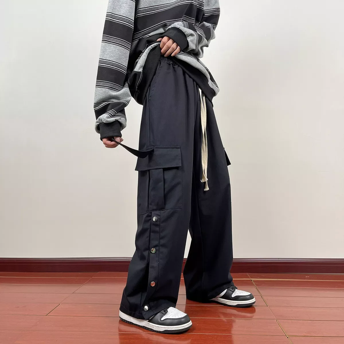 Брюки-карго мужские хлопковые, повседневные Свободные мешковатые штаны, уличная одежда, джоггеры, штаны в стиле хип-хоп, украшение на пугови...
Брюки-карго мужские хлопковые, повседневные Свободные мешковатые штаны, уличная одежда, джоггеры, штаны в стиле хип-хоп, украшение на пугови...