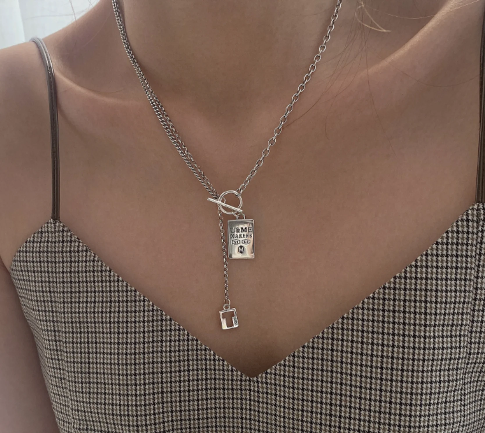 Simple silver plated square brand letter retro ot button hollow out Necklace for women Fashion Jewelry 
Simple silver plated square brand letter retro ot button hollow out Necklace for women Fashion Jewelry