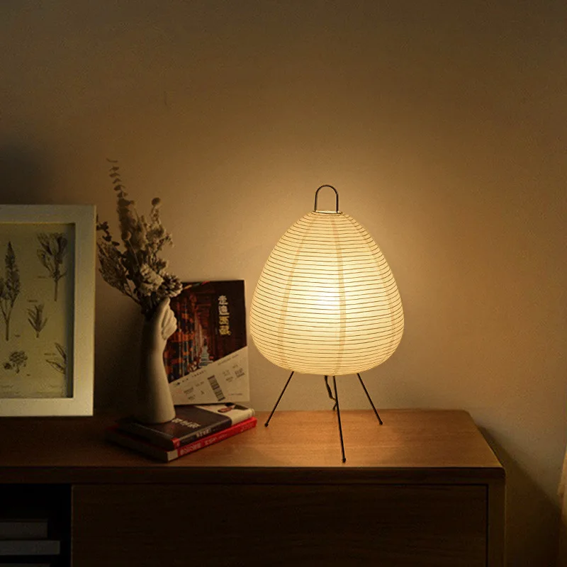 Japanese Table Lamp Rice Paper Lamp Famous Bedroom Bedside Living Room Desktop Decoration Design Sense Tea Room Study Lamp
Japanese Table Lamp Rice Paper Lamp Famous Bedroom Bedside Living Room Desktop Decoration Design Sense Tea Room Study Lamp
