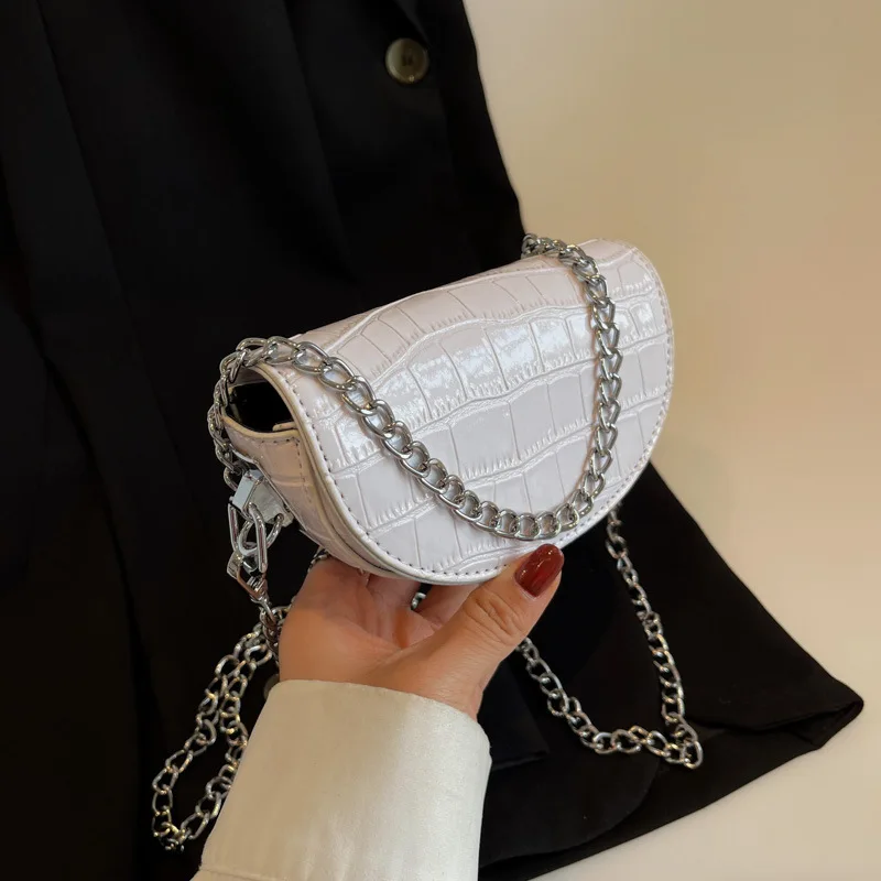 Korean Version Bright Leather Mini Saddle Bag Women's Bag 2022 New Niche Personality Chain Shoulder Bag All-match Messenger Bag
Korean Version Bright Leather Mini Saddle Bag Women's Bag 2022 New Niche Personality Chain Shoulder Bag All-match Messenger Bag