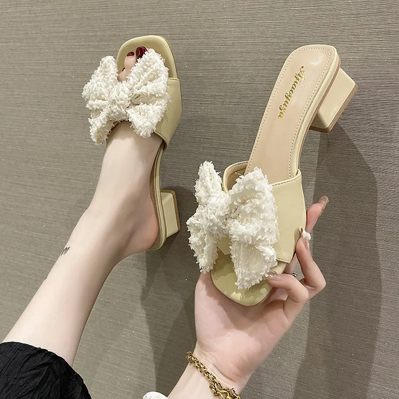 Женские туфли на низком квадратном каблуке, из пу кожи
Женские туфли на низком квадратном каблуке, из пу кожи