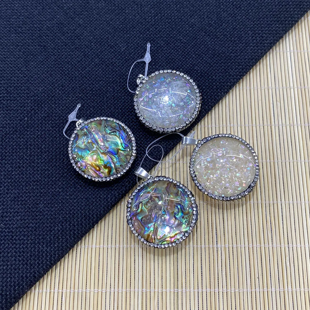 Flat Round Abalone Shell Sticky Diamonds Fashion Pendant Necklace Bracelet Jewelry Used for DIY Jewelry Making Size 33mm
Flat Round Abalone Shell Sticky Diamonds Fashion Pendant Necklace Bracelet Jewelry Used for DIY Jewelry Making Size 33mm