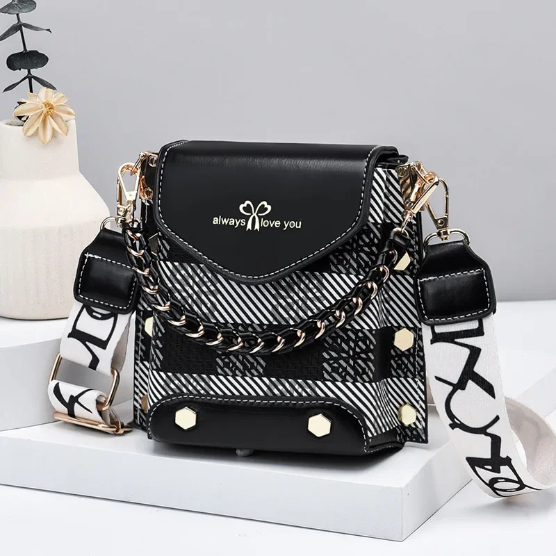 Simple Small Bag for Women 2023 New Popular Fashion Casual Shoulder Crossbody Bag for Women
Simple Small Bag for Women 2023 New Popular Fashion Casual Shoulder Crossbody Bag for Women