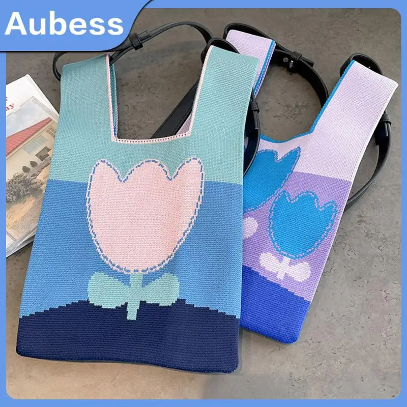 Polyester Handbag Korean-style Color Matching Lunch Bag Cartoon Tulip Knitted Vest Kitchen Accessories Open Food Box Portable
Polyester Handbag Korean-style Color Matching Lunch Bag Cartoon Tulip Knitted Vest Kitchen Accessories Open Food Box Portable