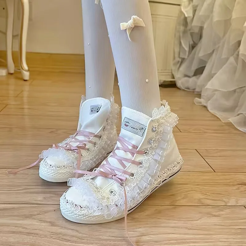 Lace lace handmade custom canvas shoes Spring and autumn lace lace-up high top casual sports shoes for women 35-40
Lace lace handmade custom canvas shoes Spring and autumn lace lace-up high top casual sports shoes for women 35-40