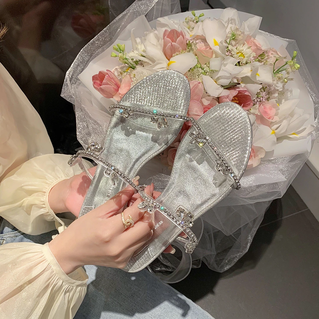 Retro Crystal Slippers Women High-end Rhinestone One-word Drags Sandals Silver Open-toe Sandals Summer 2022 Sexy Fashion Slipper
Retro Crystal Slippers Women High-end Rhinestone One-word Drags Sandals Silver Open-toe Sandals Summer 2022 Sexy Fashion Slipper