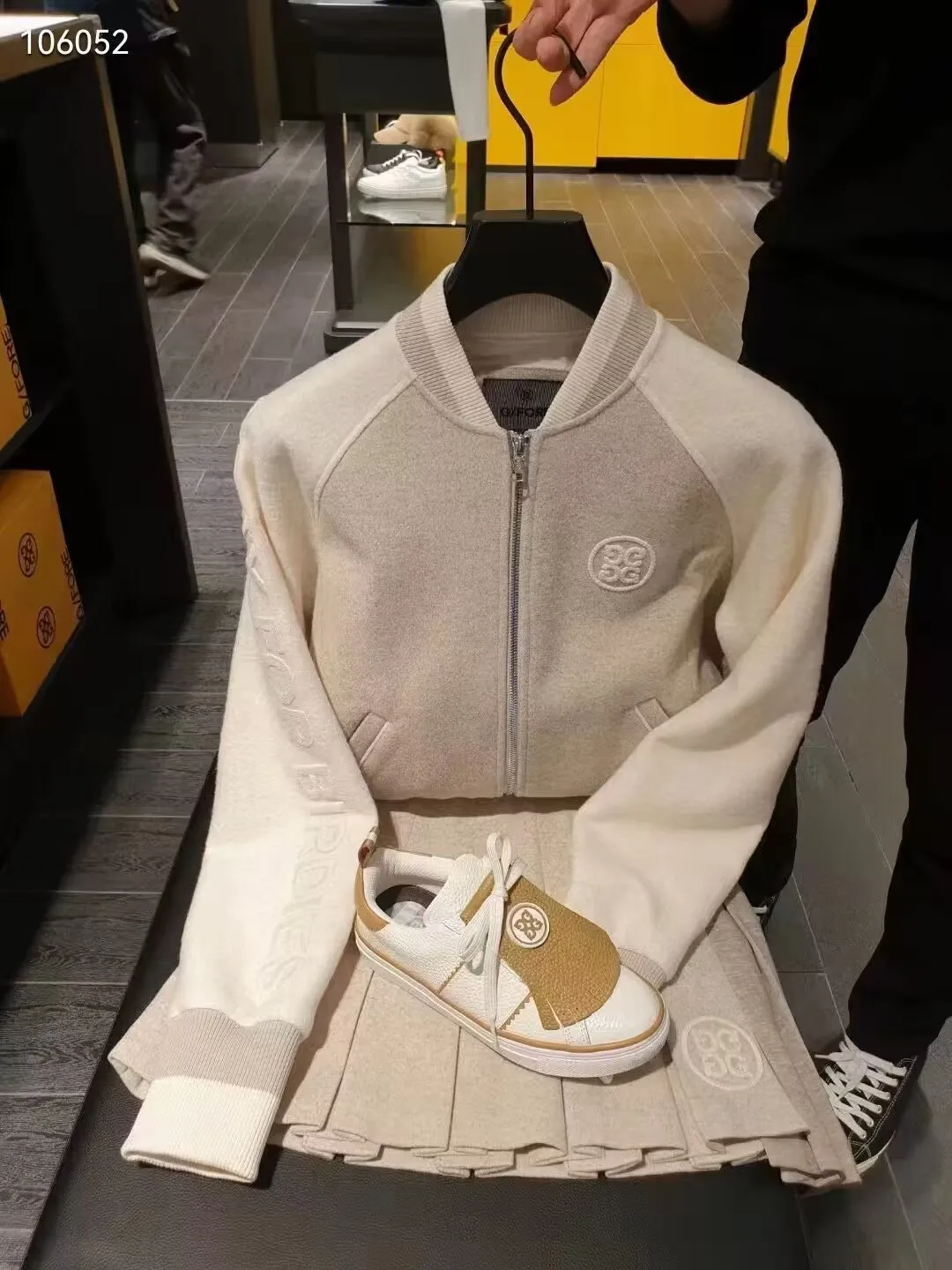 Golf jacket G4 thickened nylon fabric women's baseball jacket fashion golf jacket
Golf jacket G4 thickened nylon fabric women's baseball jacket fashion golf jacket