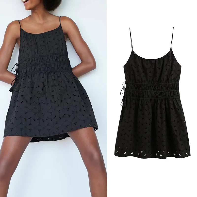 2022 Summer Women Black Cutout Embroidered Slip Dress High Street Sleeveless Elastic Waist Lace-up Fringe Short Dress BB22409
2022 Summer Women Black Cutout Embroidered Slip Dress High Street Sleeveless Elastic Waist Lace-up Fringe Short Dress BB22409