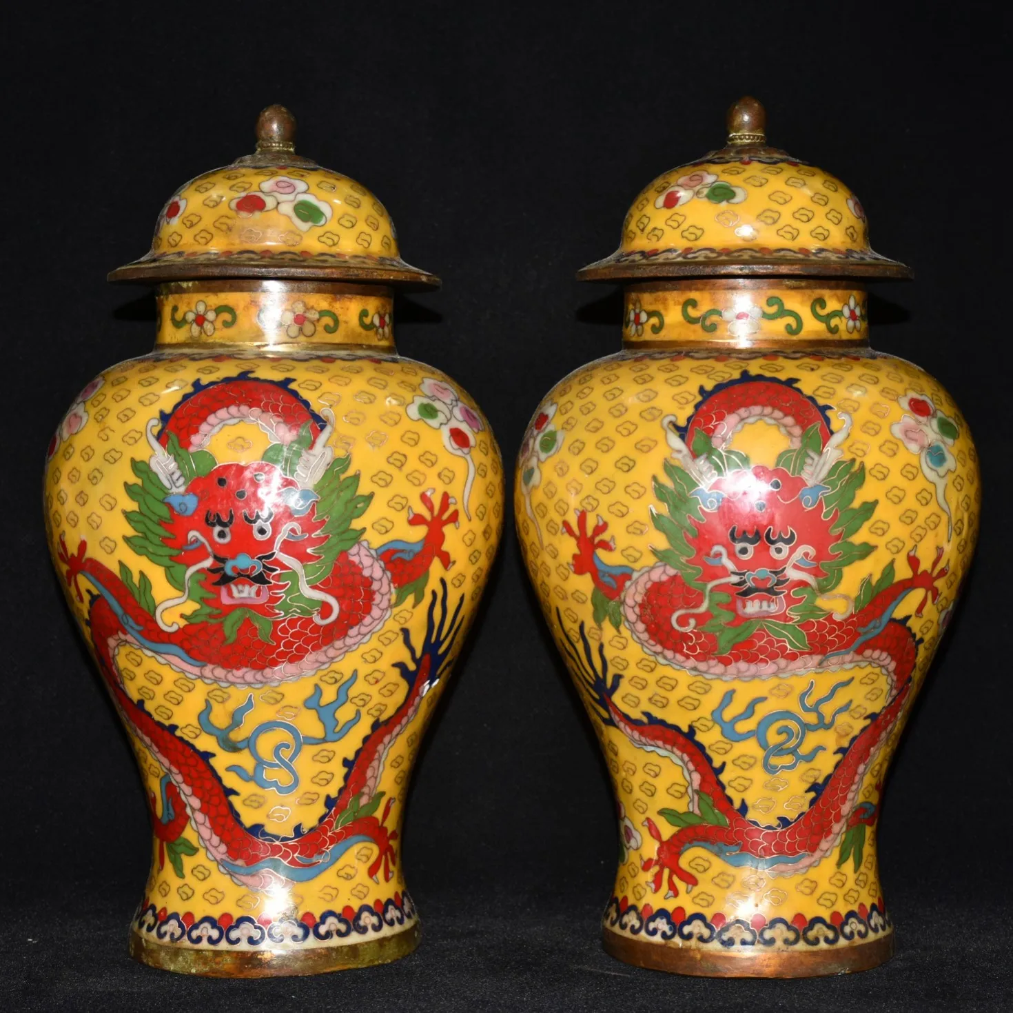14" Tibetan Temple Collection Old Bronze Cloisonne Enamel dragon texture general jar a pair storage jar worship hall Town House
14" Tibetan Temple Collection Old Bronze Cloisonne Enamel dragon texture general jar a pair storage jar worship hall Town House