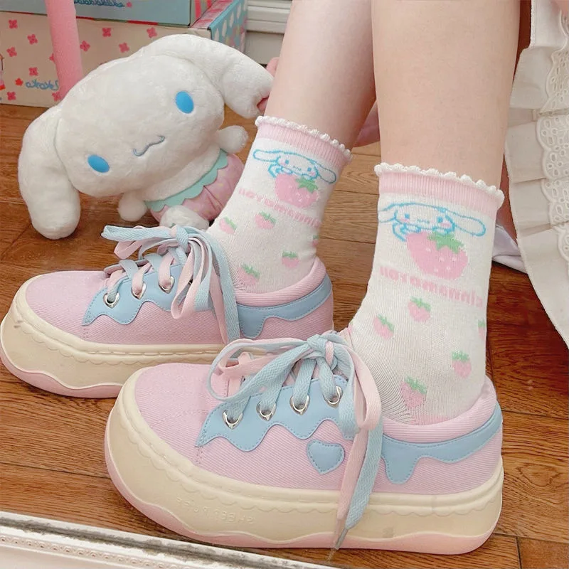 Sanrio Kawaii Cinnamoroll носки с котенком плюшевый мультяшный милый Jk Lolita клубника Plushie средней длины Носки Аниме Игрушки для девочек
Sanrio Kawaii Cinnamoroll носки с котенком плюшевый мультяшный милый Jk Lolita клубника Plushie средней длины Носки Аниме Игрушки для девочек