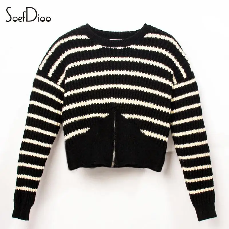 Soefdioo Women Fashion Striped Zipper Decoration Slim Pullover Autumn 2023 Y2K Tops Streetwear Casual Long Sleeve O-Neck Sweater
Soefdioo Women Fashion Striped Zipper Decoration Slim Pullover Autumn 2023 Y2K Tops Streetwear Casual Long Sleeve O-Neck Sweater