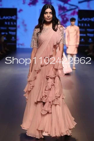 Pink Ruffle Saree With Blouse Prom Dresses Crystal Beaded Top Chiffon Lehenga Saree Designs Indian Caftan Evening Wear Gown
Pink Ruffle Saree With Blouse Prom Dresses Crystal Beaded Top Chiffon Lehenga Saree Designs Indian Caftan Evening Wear Gown