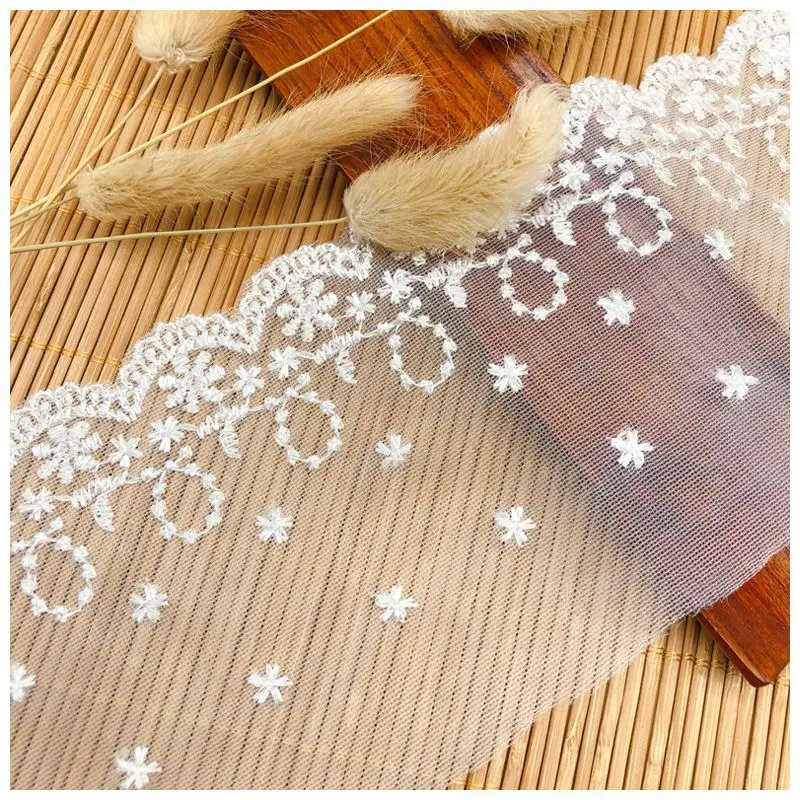 30Yards High Quality Embroidered Fabric Tulle Lace Trims for Dress Sofa Curtain Table Edge Decoration
30Yards High Quality Embroidered Fabric Tulle Lace Trims for Dress Sofa Curtain Table Edge Decoration
