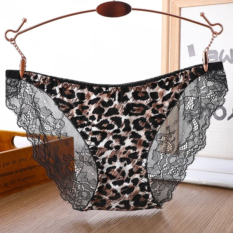 2022 Women's Underwear Sexy Lace Panties Fashion Leopard Hollow Out Briefs Low Waist Seamless Underpants Female Ice Lingerie 
2022 Women's Underwear Sexy Lace Panties Fashion Leopard Hollow Out Briefs Low Waist Seamless Underpants Female Ice Lingerie