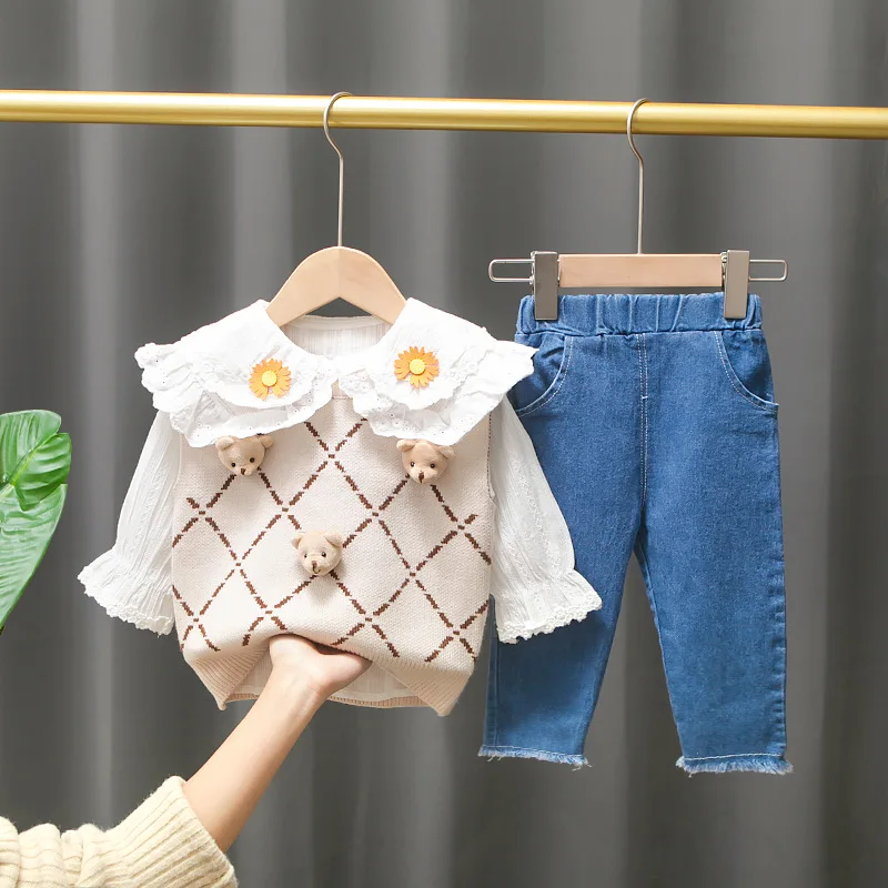 2022 New Spring Autumn 3PCS Girls Sweet Clothing Sets Cartoon Bear Sweater Vest Long Sleeve Shirts Jeans Baby Girls Clothes
2022 New Spring Autumn 3PCS Girls Sweet Clothing Sets Cartoon Bear Sweater Vest Long Sleeve Shirts Jeans Baby Girls Clothes