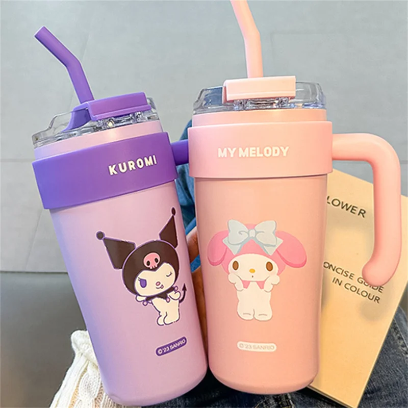 Sanrio Cinnamoroll термос бутылка Sippy Cup Kuromi чашки для кофе воды Kawaii INS 860 мл из нержавеющей стали с ручкой Дорожные Кружки 
Sanrio Cinnamoroll термос бутылка Sippy Cup Kuromi чашки для кофе воды Kawaii INS 860 мл из нержавеющей стали с ручкой Дорожные Кружки