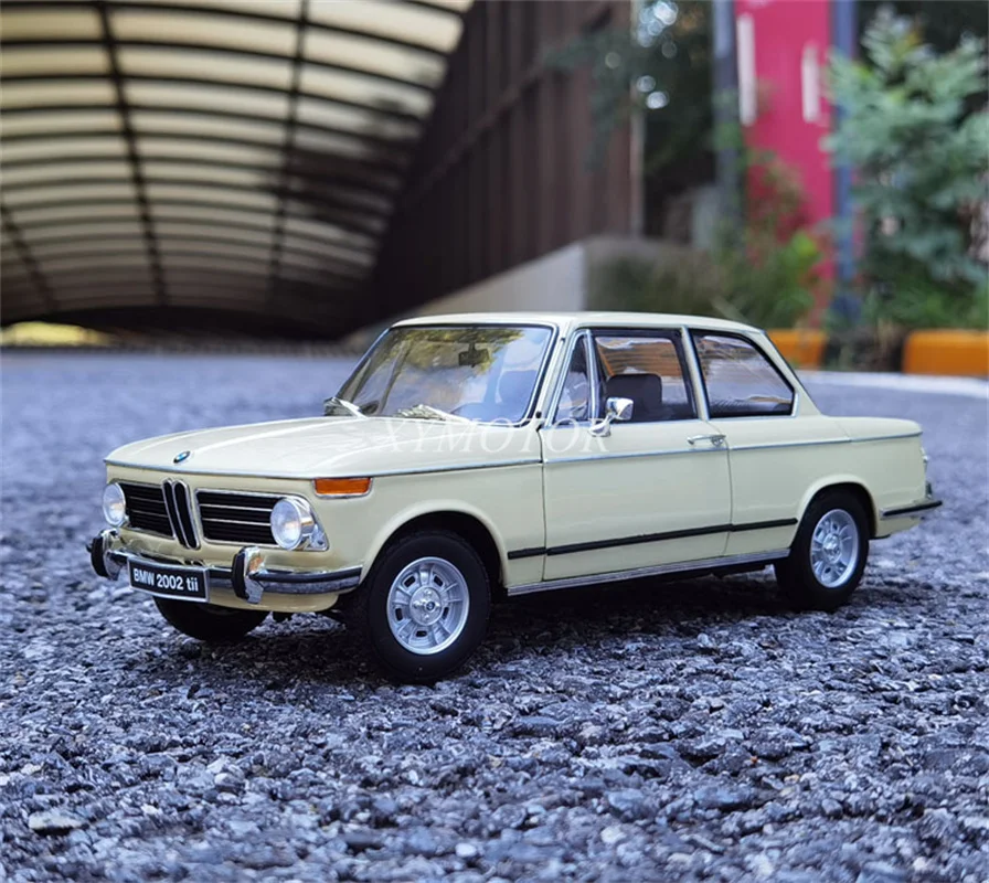 Kyosho 1:18 For BMW 2002 Tii Diecast model Car Toys Hobby Gifts Collection Display White/Yellow/Orange/Silver/Mi 
Kyosho 1:18 For BMW 2002 Tii Diecast model Car Toys Hobby Gifts Collection Display White/Yellow/Orange/Silver/Mi