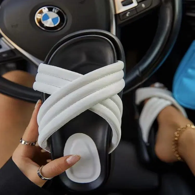 Summer Women Sandals Flip Flops Clip Toe Casual Ladies Sandals Flat Shoes Footwear Outdoor Beach Women's Shoes Large Size 35~43
Summer Women Sandals Flip Flops Clip Toe Casual Ladies Sandals Flat Shoes Footwear Outdoor Beach Women's Shoes Large Size 35~43