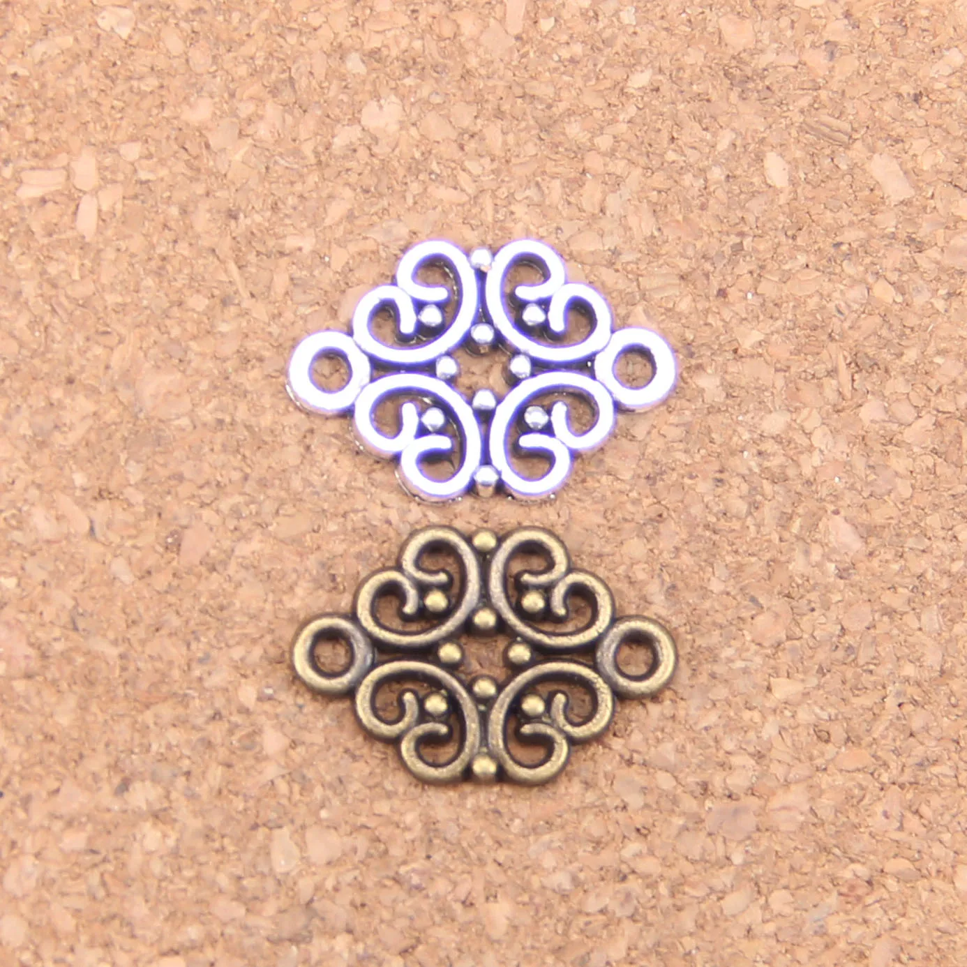 106pcs Charms flower connector 20x13mm Antique Pendants,Vintage Tibetan Silver Jewelry,DIY for bracelet necklace
106pcs Charms flower connector 20x13mm Antique Pendants,Vintage Tibetan Silver Jewelry,DIY for bracelet necklace
