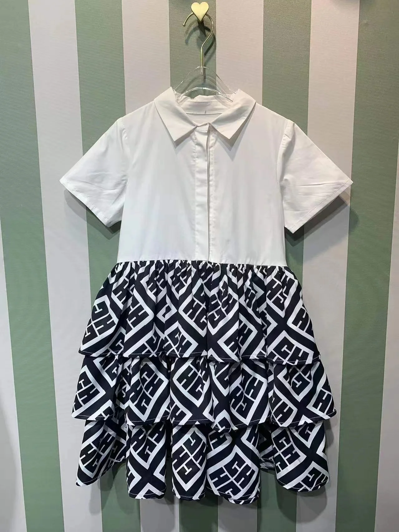 High end children's clothing 2023 Summer New Girls' Short Sleeve Cake Skirt Children's Fashionable Children's Dress Shirt Skirt
High end children's clothing 2023 Summer New Girls' Short Sleeve Cake Skirt Children's Fashionable Children's Dress Shirt Skirt