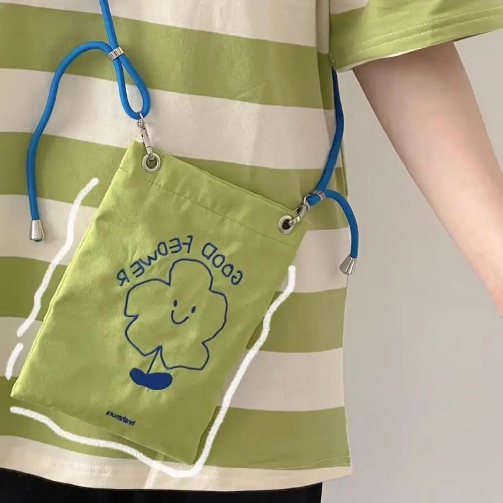 Замшевая сумка для телефона с цветочной вышивкой, простая сумка через плечо с маленьким дизайном, кошелек для монет, подарок в Корейском стиле
Замшевая сумка для телефона с цветочной вышивкой, простая сумка через плечо с маленьким дизайном, кошелек для монет, подарок в Корейском стиле